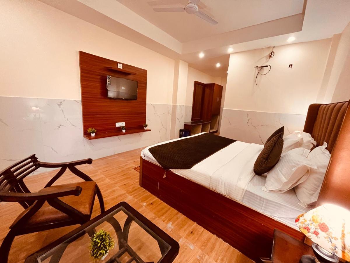 River Grand, Masuri Exterior foto