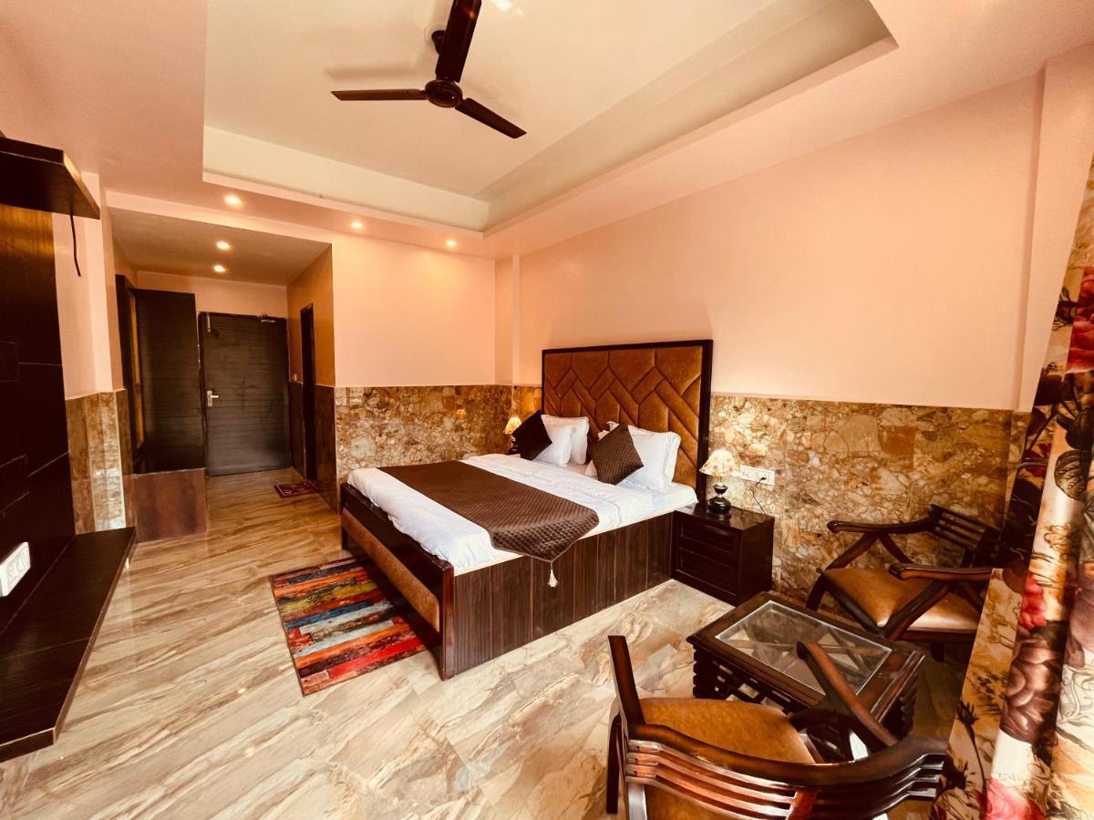 River Grand, Masuri Exterior foto